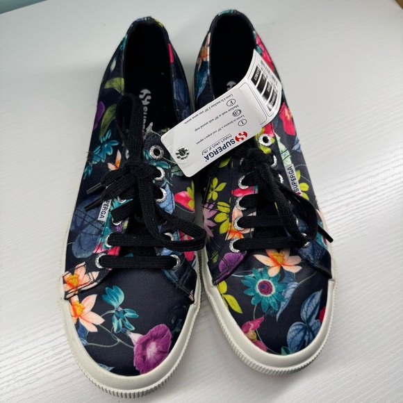 NWOB Superga Floral Print Sneakers- EU size 39 1/2 - Picture 3 of 9